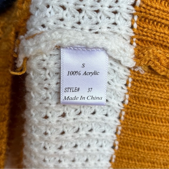 Pink Lily Stiped Gold and White V-Neck Chunky Knit Pullover Sweater Size… - Picture 4 of 4